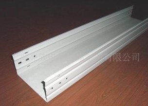 默默的為我們付出著的全封閉（bì）橋架