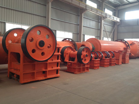 長石砂岩顎式破碎（suì）機