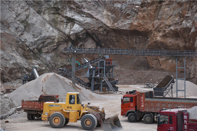 岩(yán)石製砂機(jī)材料儲量大分布廣有很大的發展前景